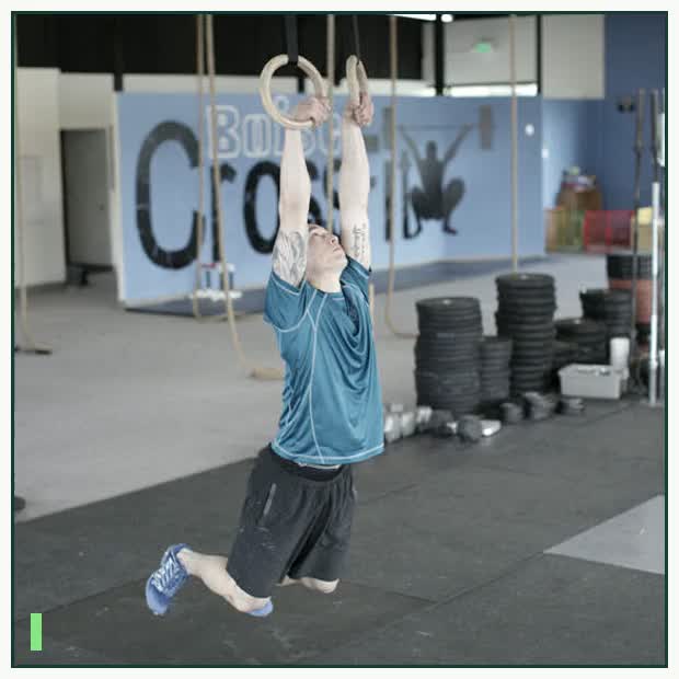 Kipping Muscle Up demonstration