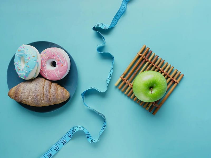 Apple ‘doughnuts’ — Snack, 217 kcal, 8g protein