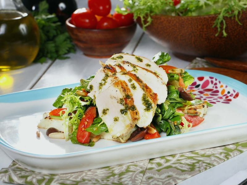 Grilled Chicken Salad With Gazpacho Dressing — Lunch, 554 kcal, 41g protein