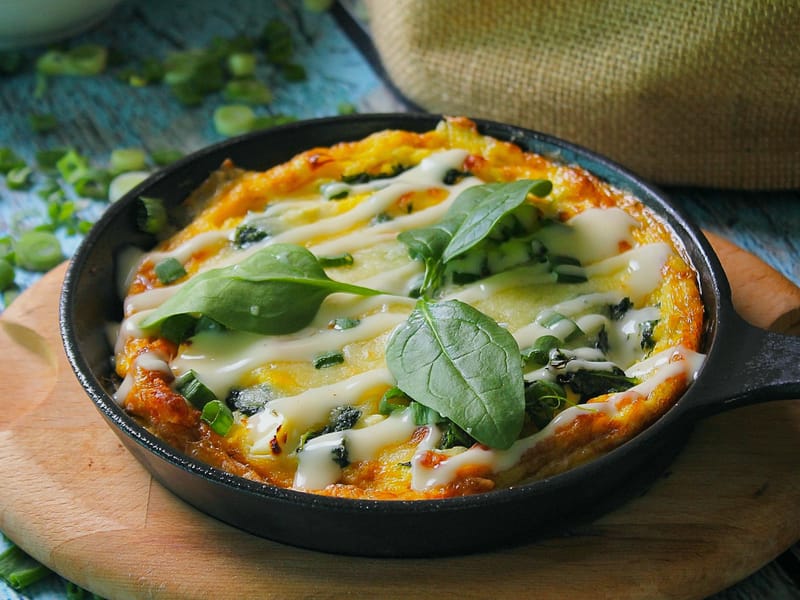 Simple Scrambled Eggs with Spinach and Tomato Recipe — Breakfast, 351 kcal, 21g protein