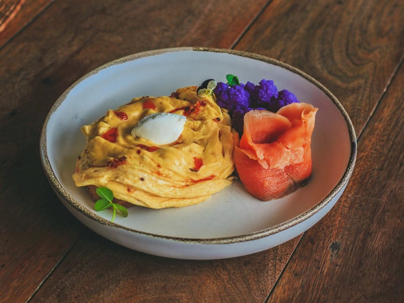 Smoked Salmon & Scrambled Egg With Healthy Hash Browns — Breakfast, 341 kcal, 26g protein