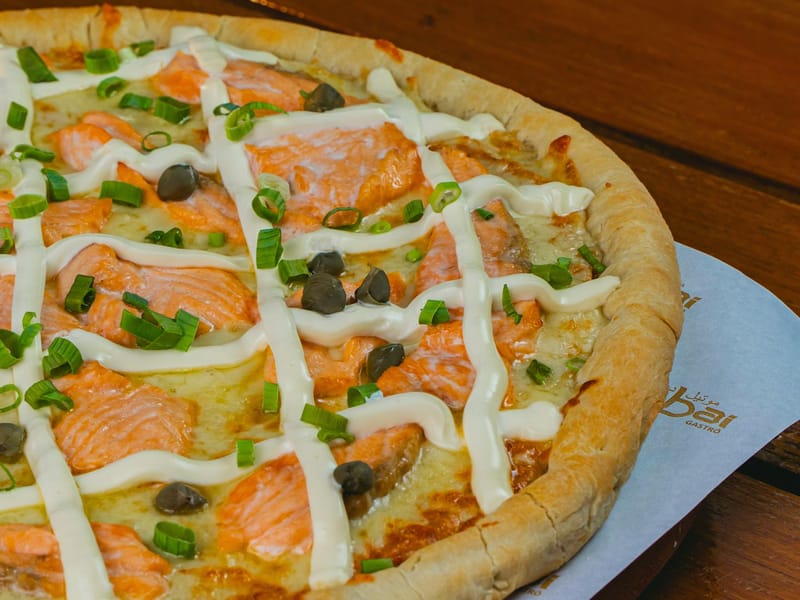 Smokin' Salmon Pizza — Dinner, 424 kcal, 24g protein