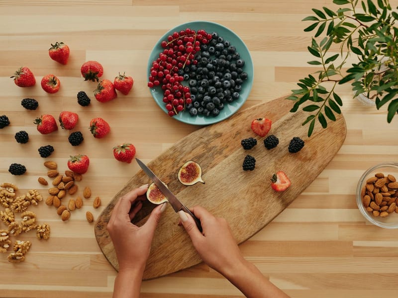 Super Berries and Almond Salami recipes — Snack, 192 kcal, 5g protein